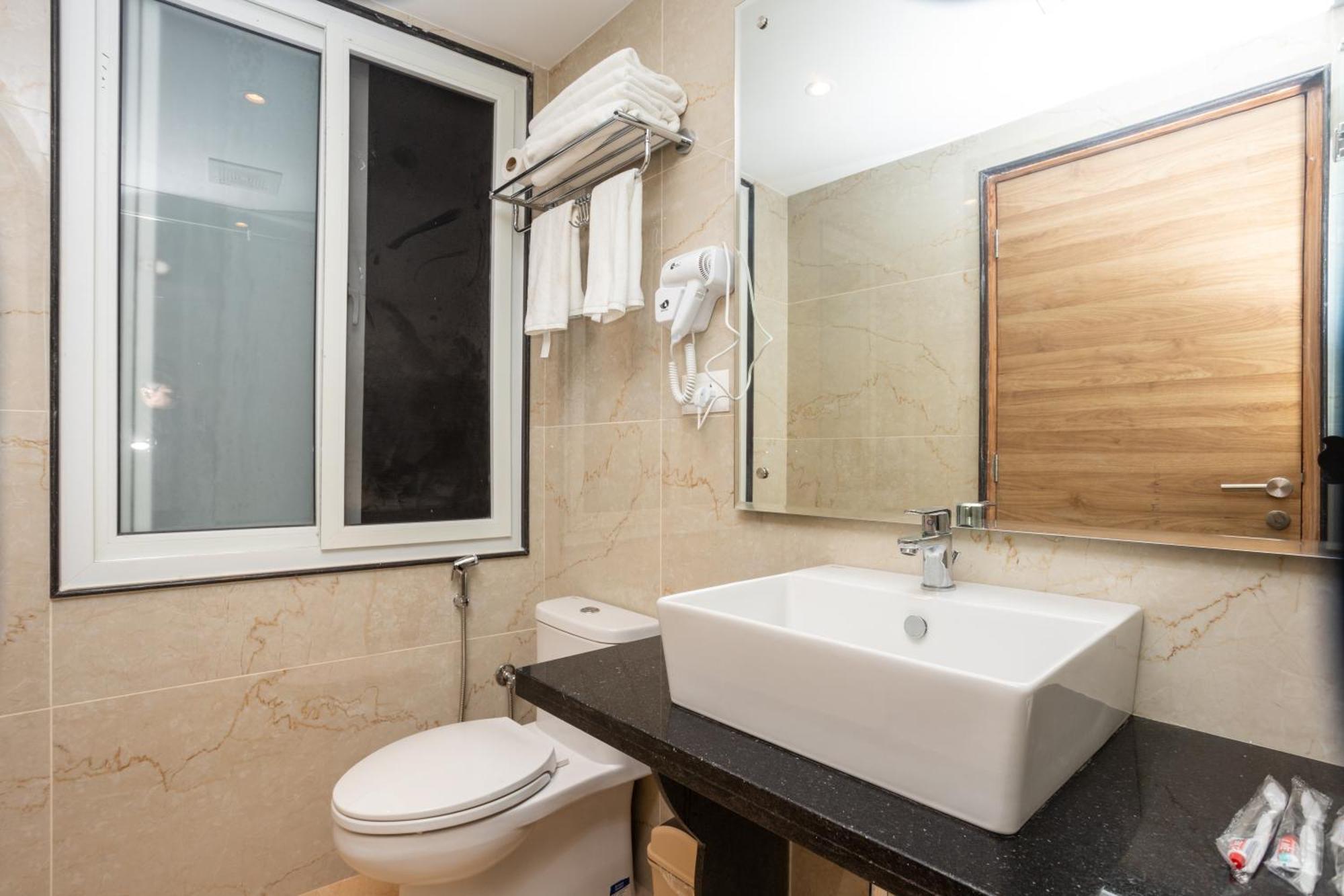 Shuvatara Suites & Spa, Thamel Катманду Экстерьер фото