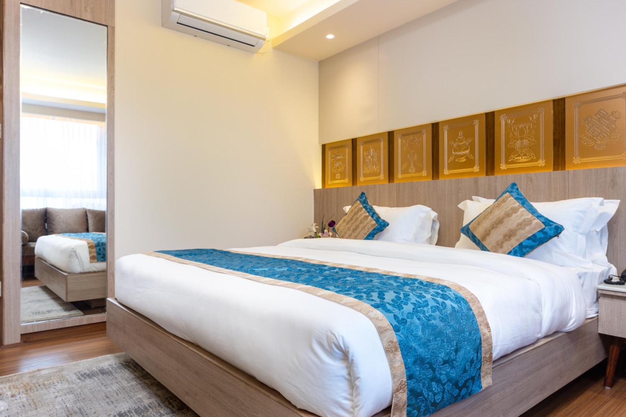 Shuvatara Suites & Spa, Thamel Катманду Экстерьер фото
