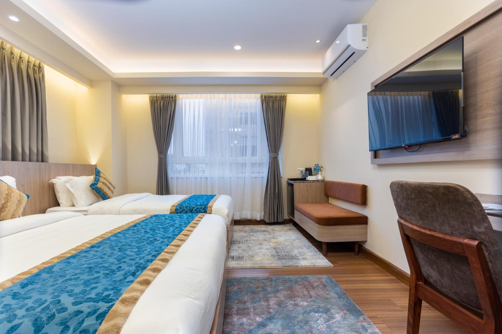 Shuvatara Suites & Spa, Thamel Катманду Экстерьер фото