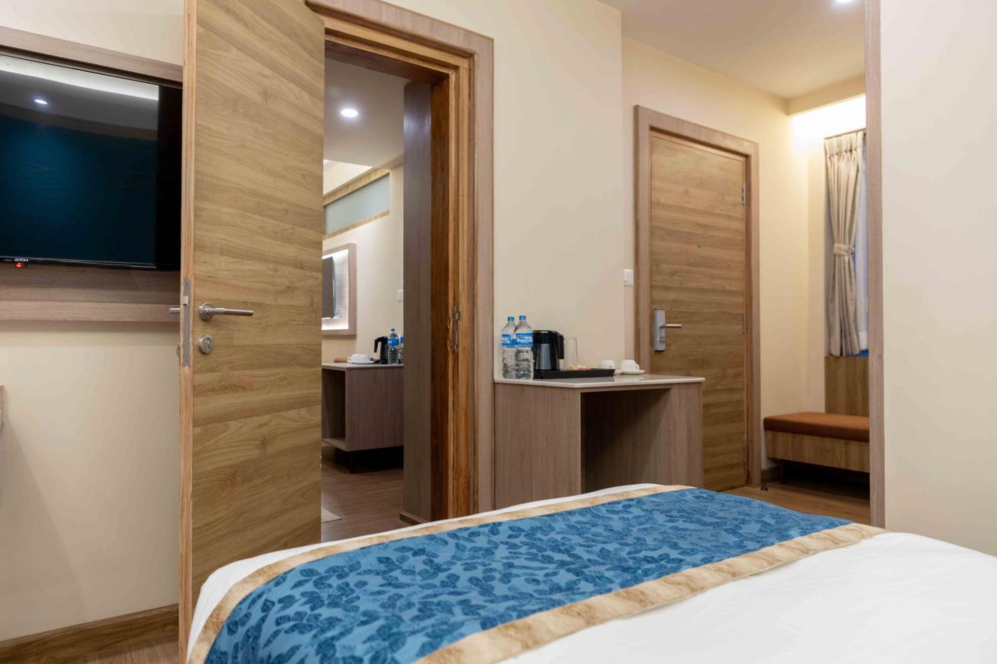 Shuvatara Suites & Spa, Thamel Катманду Экстерьер фото